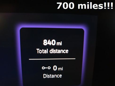 Certified 2025 Volkswagen Tiguan SE image 19