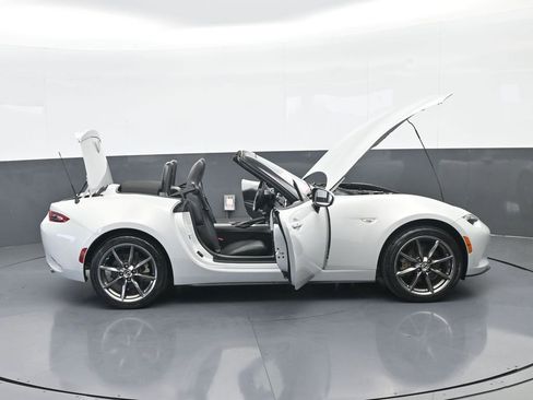 Used 2016 MAZDA MX-5 Miata Grand Touring image 67