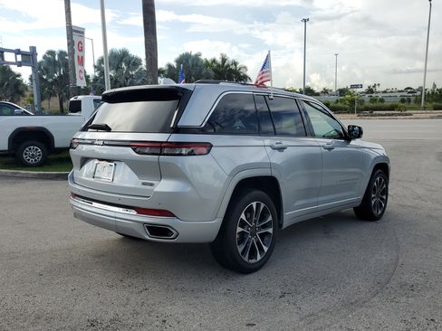 Used 2022 Jeep Grand Cherokee Overland image 5