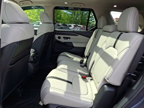 New 2026 Honda Pilot Touring image 10