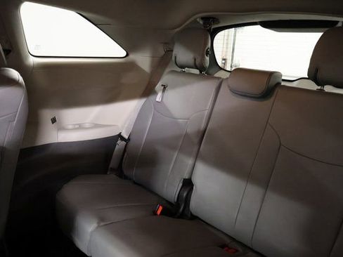 Used 2023 Toyota Sienna XLE image 29