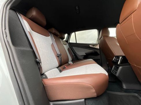 Used 2023 Volkswagen ID.4 Pro image 15