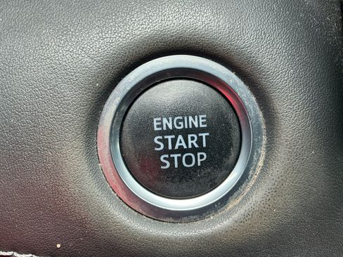 Used 2020 Toyota Highlander L AWD/4WD image 27