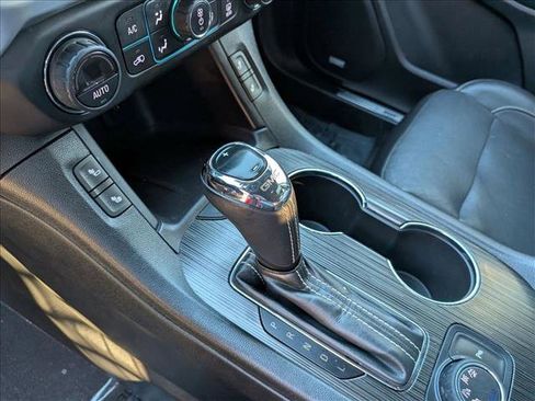 Used 2018 GMC Acadia SLT image 15