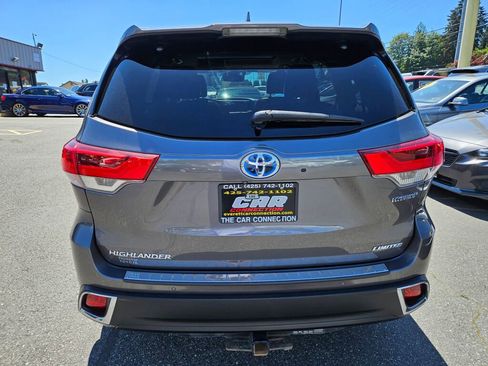 Used 2017 Toyota Highlander Limited Platinum AWD/4WD image 5