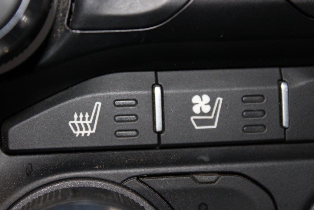 Used 2022 RAM 1500 Laramie AWD/4WD image 30