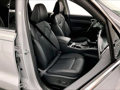 Used 2025 Kia Sorento EX w/ Panoramic Sunroof Package AWD/4WD image 8