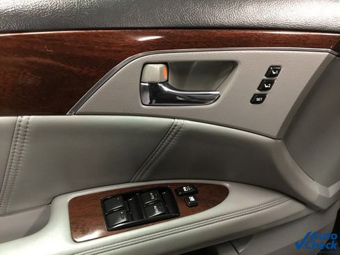 Used 2009 Toyota Avalon Limited image 20