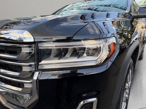 Used 2021 GMC Acadia SLT w/ Premium Package image 2