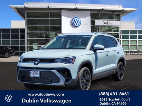 New 2025 Volkswagen Taos SE image 8