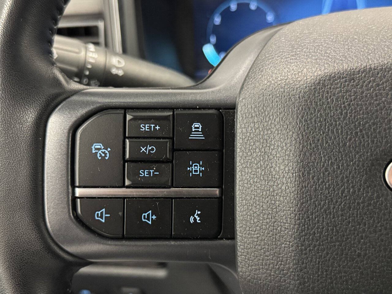 Used 2023 Ford F350 Lariat w/ Lariat Ultimate Package AWD/4WD image 38