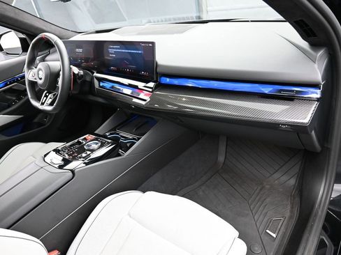Used 2025 BMW M5 Touring AWD/4WD image 34