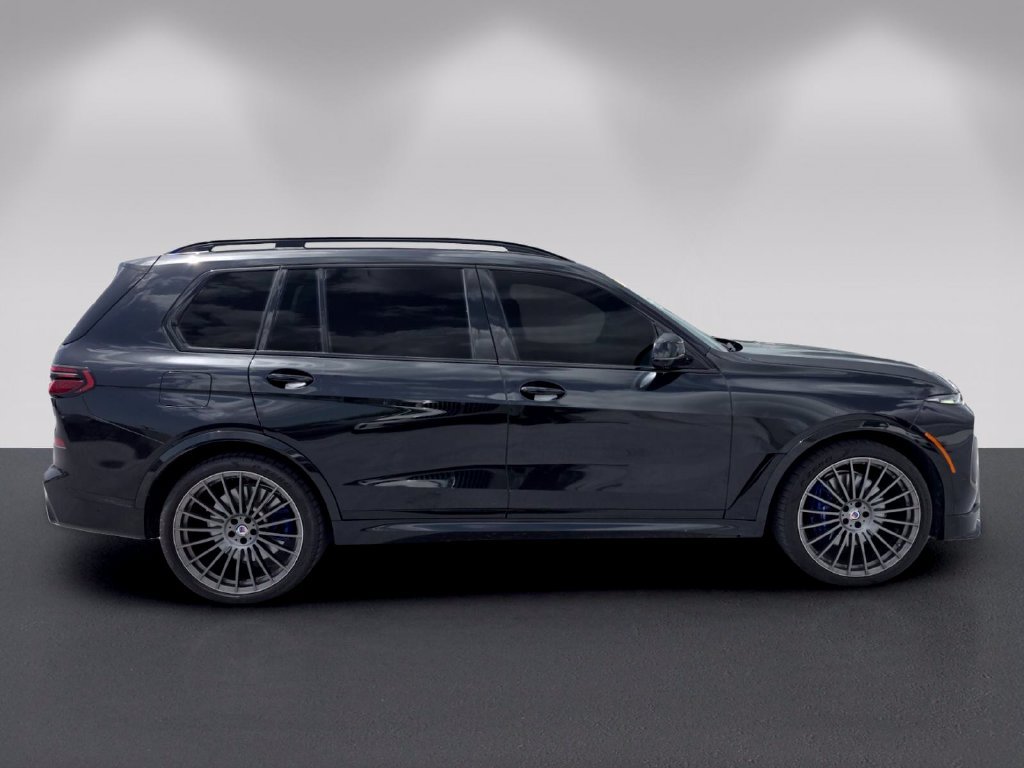 Certified 2025 BMW ALPINA XB7 AWD/4WD image 3