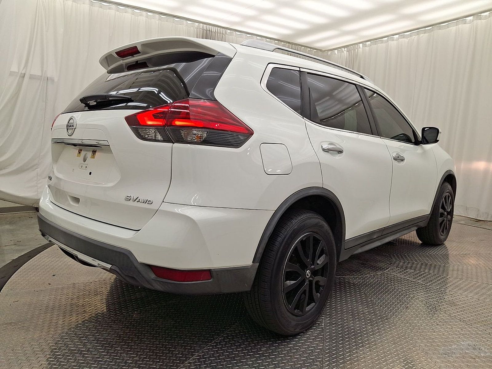 Used 2017 Nissan Rogue SV AWD/4WD image 28