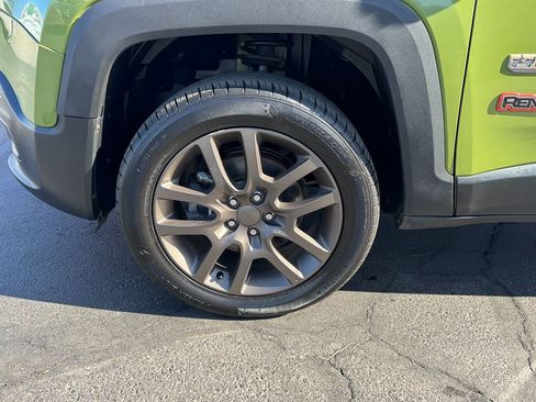 Used 2016 Jeep Renegade 75th Anniversary image 12