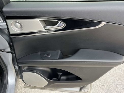 Used 2021 Lincoln Nautilus Reserve w/ Equipment Group 202A image 19