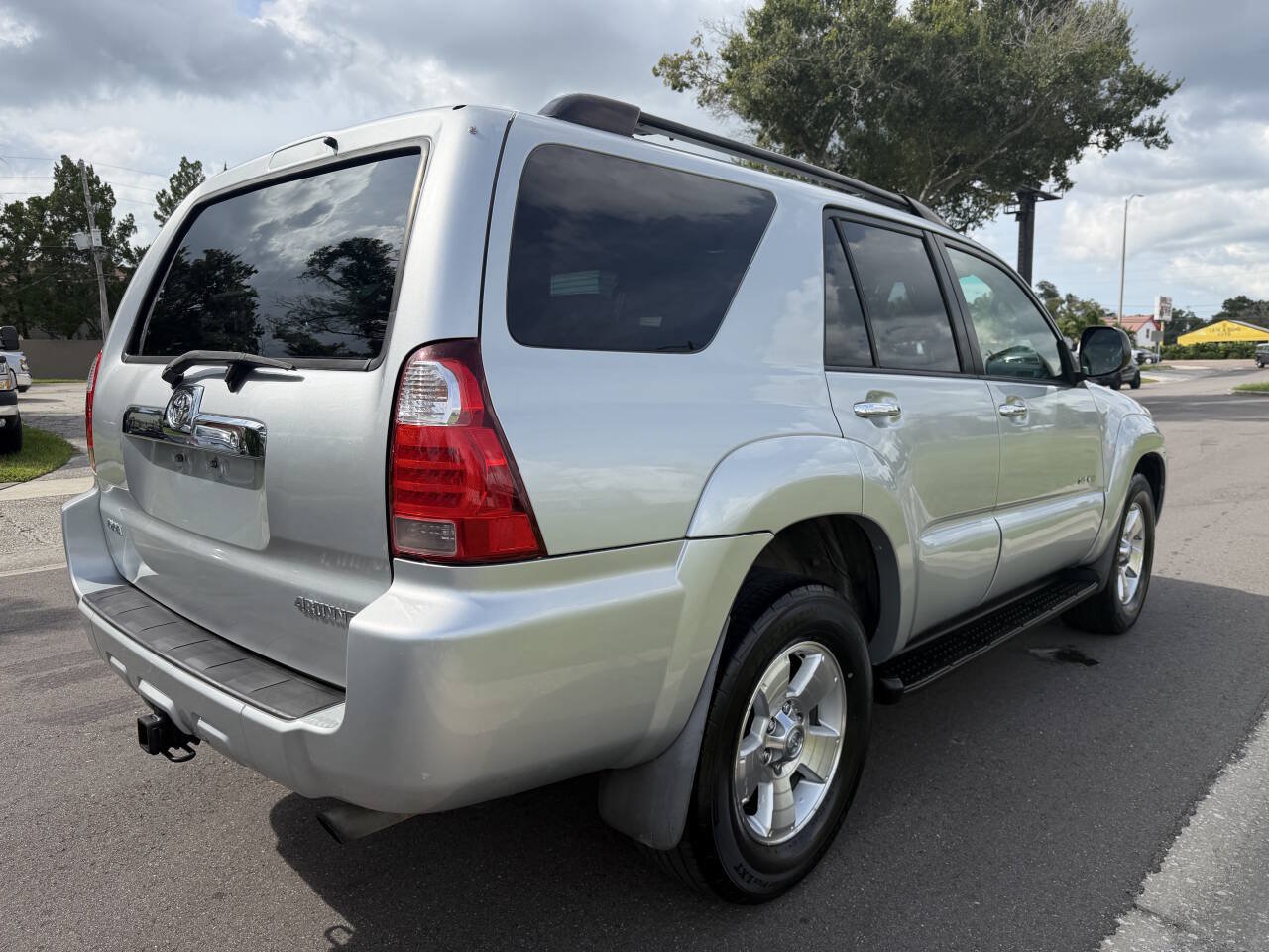 Used 2008 Toyota 4Runner SR5 w/ SR5 Extra Value Pkg 1 AWD/4WD image 6