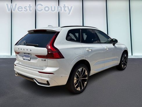 New 2026 Volvo XC60 B5 Plus w/ Climate Package AWD/4WD image 3