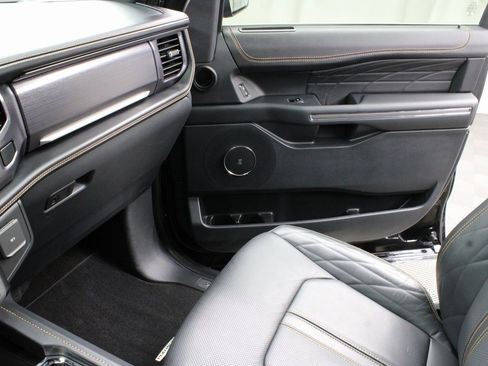 Used 2022 Ford Expedition Platinum image 29