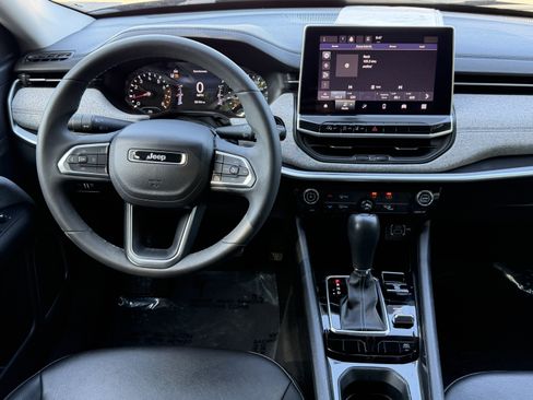 Used 2022 Jeep Compass Latitude AWD/4WD image 19