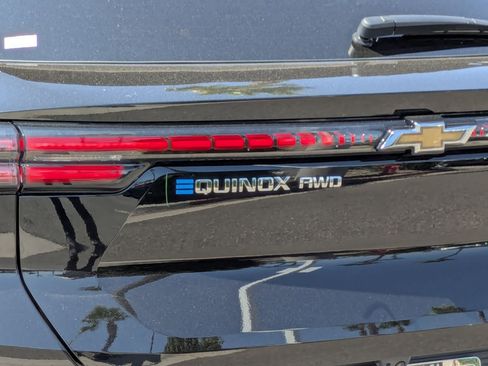 Used 2026 Chevrolet Equinox EV LT image 27