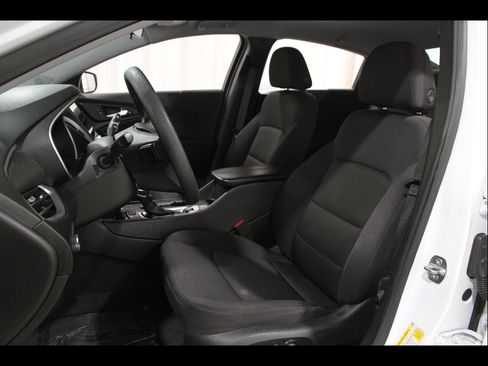 Used 2024 Chevrolet Malibu LT FWD image 5