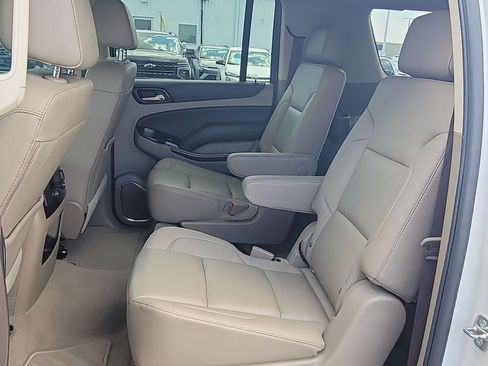 Used 2020 Chevrolet Suburban LT w/ Luxury Package RWD image 24