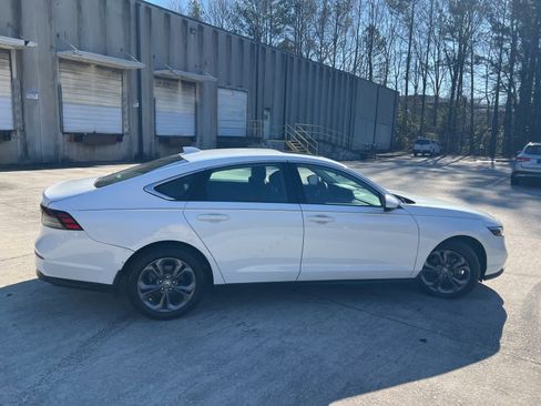 Used 2023 Honda Accord EX image 11