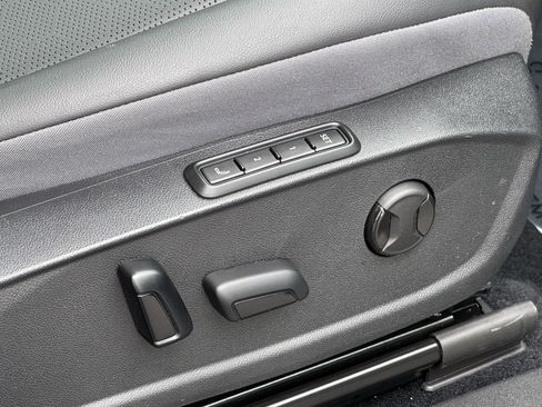 Certified 2023 Volkswagen ID.4 Pro S image 36