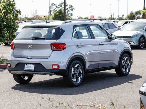 New 2026 Hyundai Venue SEL FWD image 5