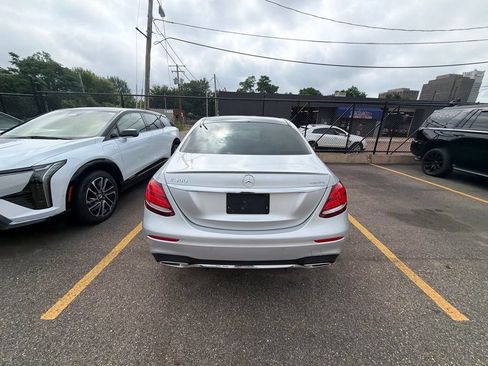 Used 2018 Mercedes-Benz E 300 4MATIC image 7