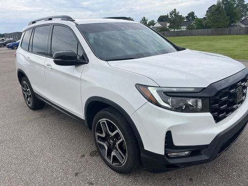 Used 2023 Honda Passport Elite image 2