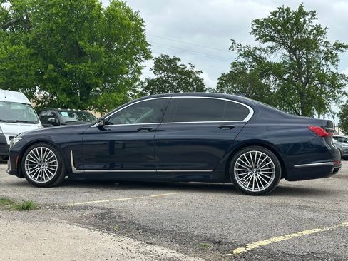 Used 2020 BMW 740i w/ Premium Package RWD image 4