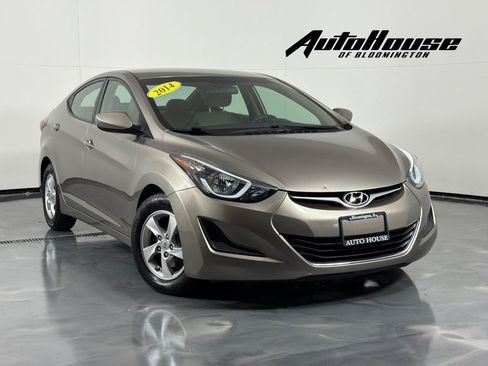 Used 2014 Hyundai Elantra SE FWD image 1