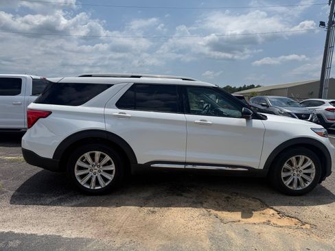 Used 2021 Ford Explorer Limited w/ Equipment Group 301A RWD image 8