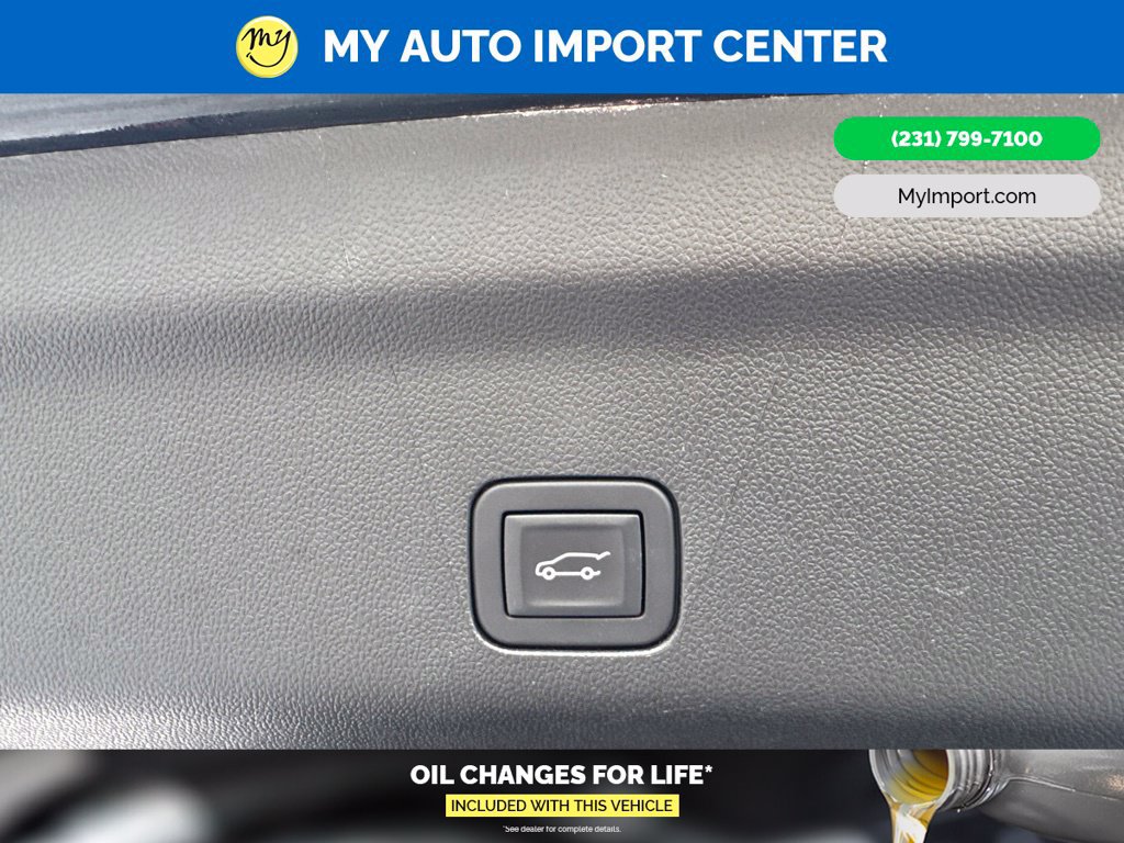 Used 2025 GMC Yukon XL AT4 Ultimate AWD/4WD image 31