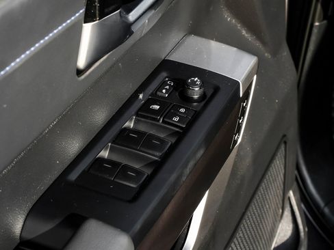 Used 2023 Toyota Sequoia Platinum image 49