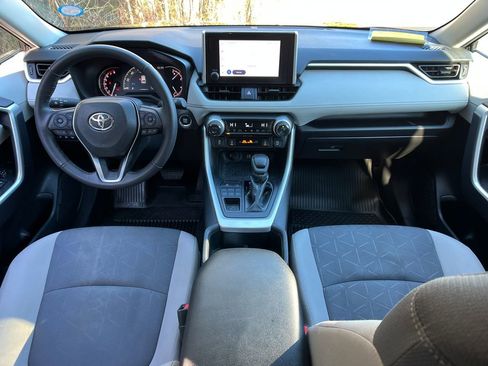 Used 2024 Toyota RAV4 XLE w/ Convenience Package image 13