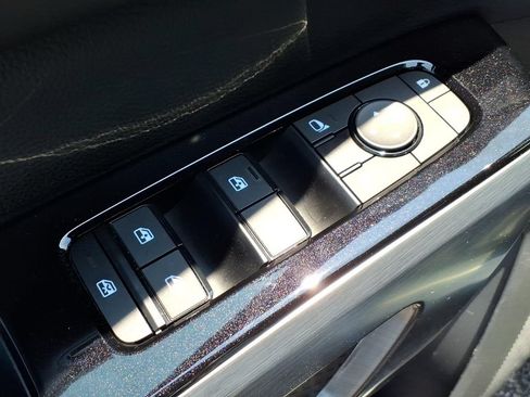 Certified 2024 Nissan Pathfinder SL AWD/4WD image 19