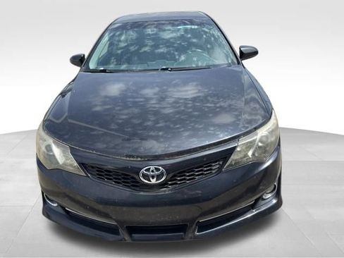 Used 2014 Toyota Camry SE image 2