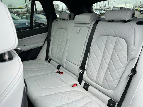 New 2026 BMW X5 xDrive40i w/ Climate Comfort Package image 37