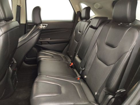 Used 2020 Ford Edge Titanium w/ Equipment Group 301A FWD image 18