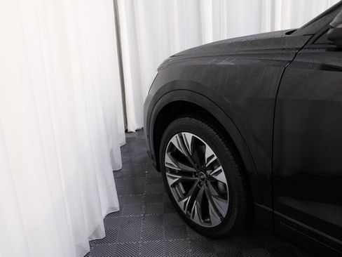 New 2025 Audi Q8 Premium image 23