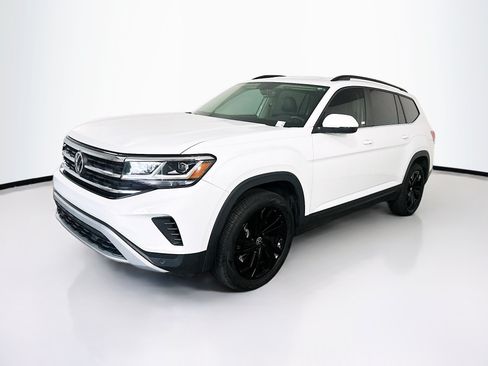 Used 2023 Volkswagen Atlas SE w/ Black Wheel Package FWD image 3