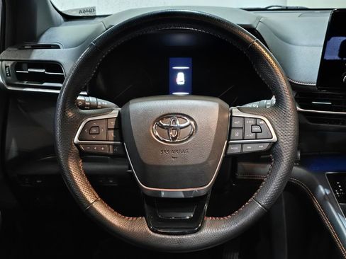 Used 2021 Toyota Sienna XSE image 10