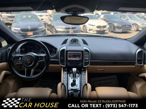 Used 2017 Porsche Cayenne AWD/4WD image 27