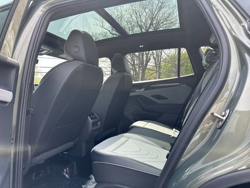 New 2026 Volkswagen Tiguan SE R-Line AWD/4WD image 13