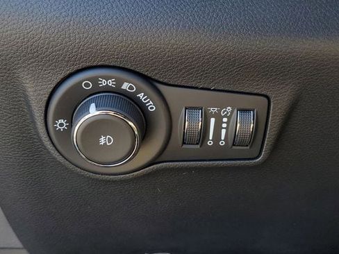 New 2026 Jeep Compass Limited image 36