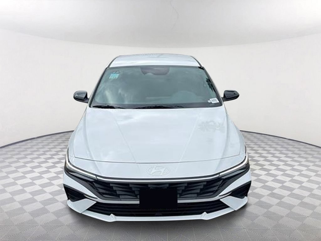 New 2025 Hyundai Elantra SEL FWD image 2