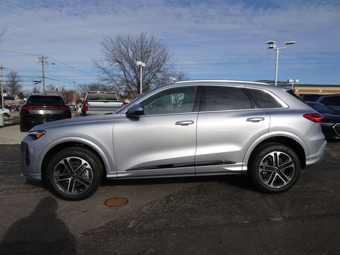 New 2025 Audi Q5 Premium image 2